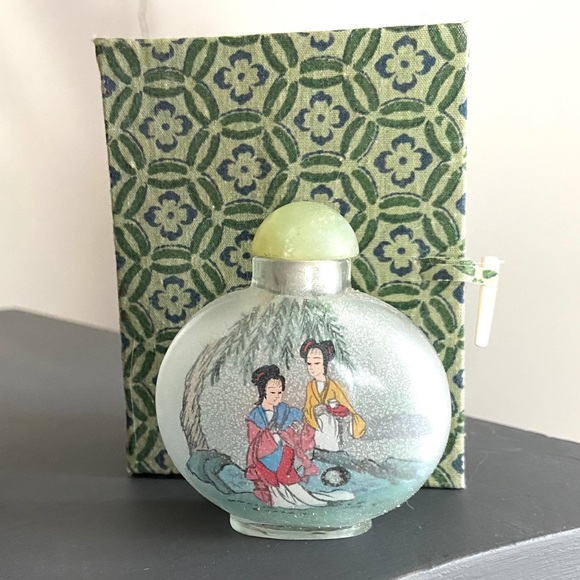 Reverse Hand Painted Glass Chinese Antique Snuff Bottle - Picture 1 of 2